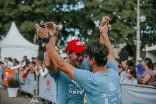 乐鱼体育官网下载-“全力奔跑！武汉马拉松激烈角逐中”